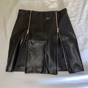 🖤Black Faux Leather Mini Skirt with Functional Zippers